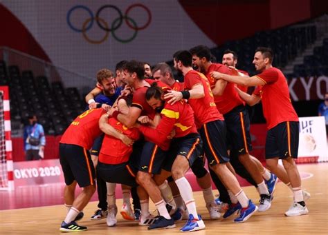 Olympics-Handball-France strike gold with thrilling win over Denmark ...