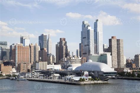 New York City Skyline And Navy Ship 17324796 Stock Photo at Vecteezy