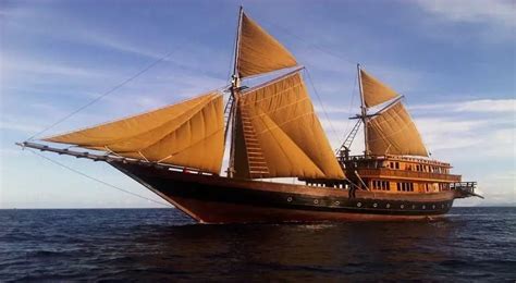 Pinisi: The Indigenous Sailing Craft Of Indonesia Evolving Generations Of Talented Boatbuilders ...