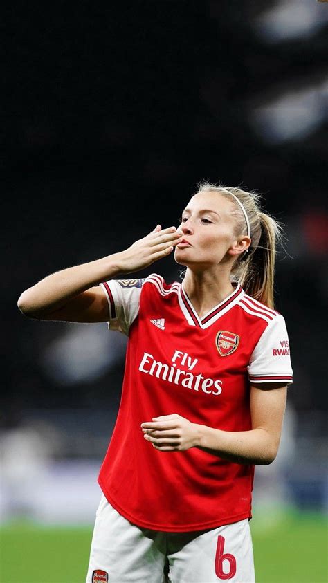 Pin by fathiya omar on Arsenal | Soccer girl, Beautiful female athletes ...