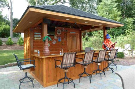 Small Outdoor Bar Designs That You Can Arrange in Your Backyard