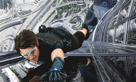 Tom Cruise Burj Khalifa - This Is Tom Cruise Jumping Off The Tallest ...