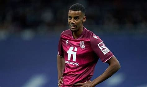 Newcastle 'have done major transfer U-turn' to agree club-record £62m Alexander Isak deal ...