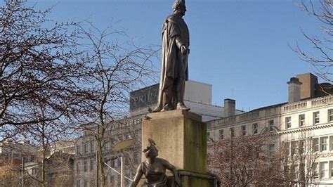 Sir Robert Peel statue removal calls 'targeting wrong man' - BBC News