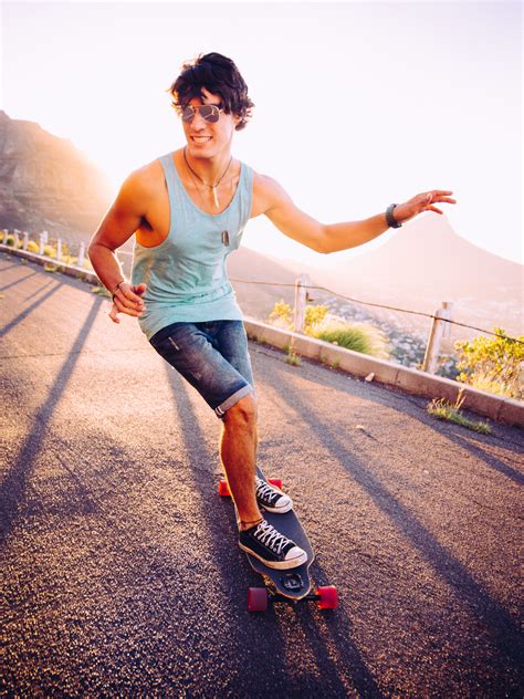 5 Really Easy Longboarding Tricks That Anyone Can Perform - Thrillspire