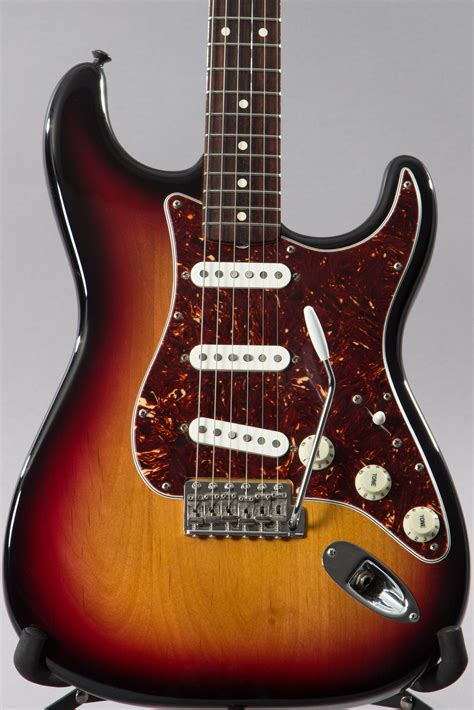 2007 Fender Artist Series John Mayer Stratocaster Sunburst | Guitar Chimp