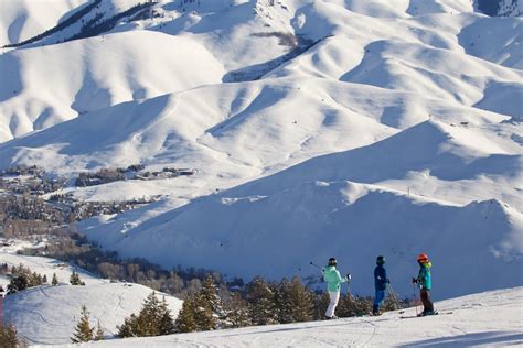 Sun Valley Skiing & Snowboarding Resort Guide | evo