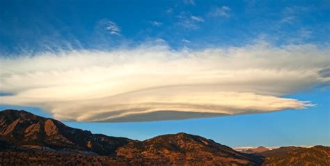 Mountain wave clouds, February 5, 2013, 7:13 am, Boulder CO. - Flow Visualization