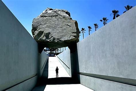 Art review: LACMA's new hunk 'Levitated Mass' has some substance - Los Angeles Times