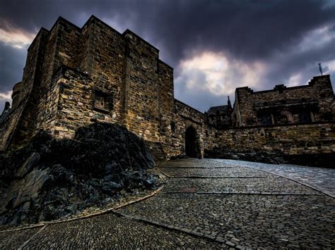 Edinburgh Castle: Timeline of Hauntings and Dark History