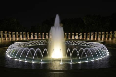 World War II Memorial at Night | Washington | Pictures | United States in Global-Geography