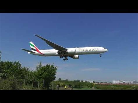 Emirates B77W landing at Newcastle Airport - YouTube