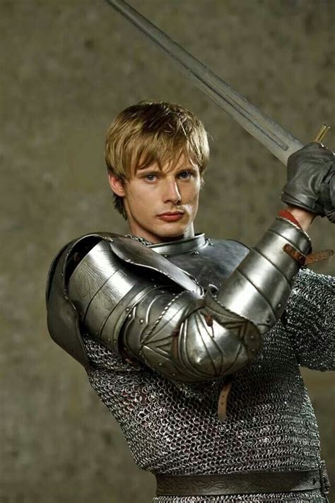 Bradley James as King Arthur Pendragon in Merlin | King arthur merlin, Merlin, Merlin series