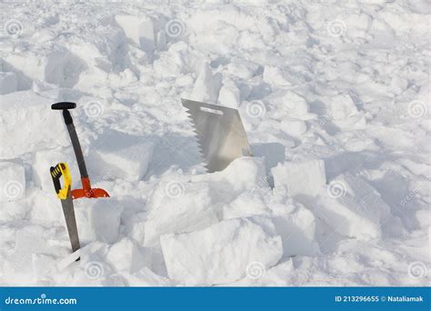 Tools in the Snow for Building an Igloo Stock Image - Image of cold, piece: 213296655