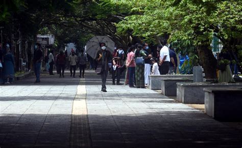 Public entry to Marine Drive walkway to be banned from 10 p.m. to 5 a.m ...