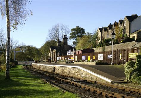 Oakworth Station - Keighley & Worth Valley Railway