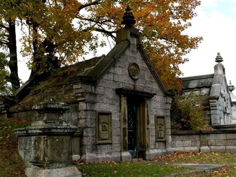 Sleepy hollow ny | Sleepy hollow cemetery, Spooky places, Sleepy hollow new york