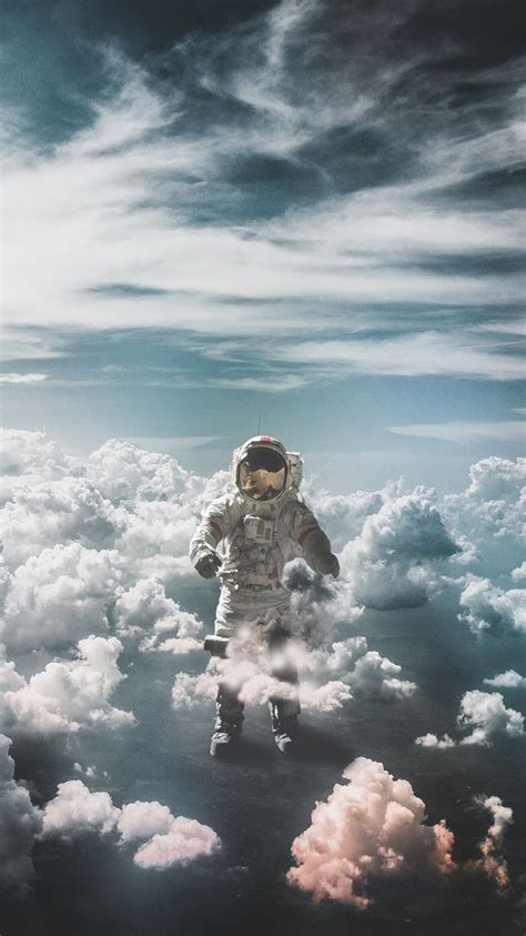 Pin by berke can on wallpaper | Astronaut wallpaper, Astronaut art ...