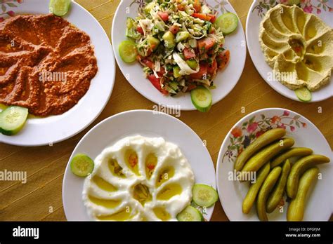 Syrian food: ´Meze´ salads, ´hummus, etc Stock Photo - Alamy