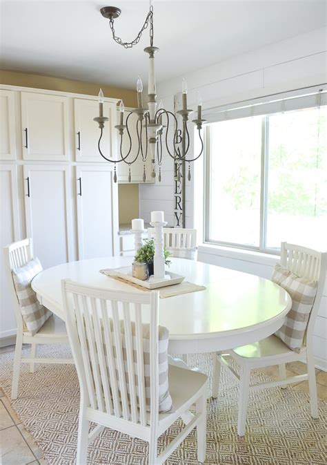 Updated Farmhouse Style Breakfast Nook