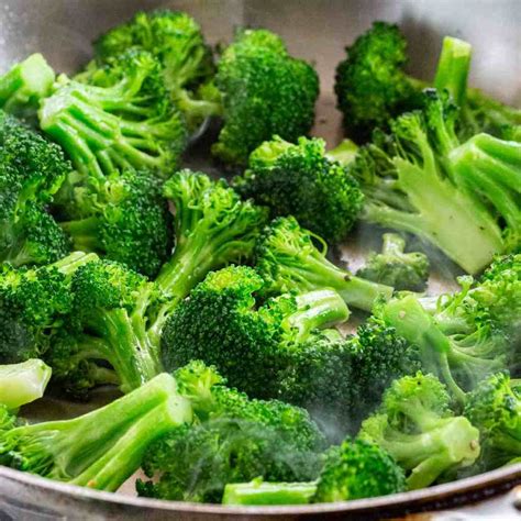 Butter-Braised Broccoli - Rob, what's for dinner