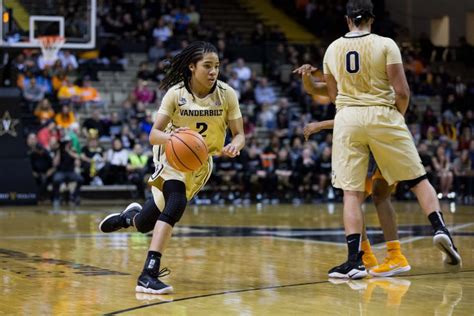 Women’s Basketball – The Vanderbilt Hustler