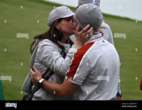 Tommy fleetwood wife hi-res stock photography and images - Alamy