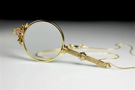 Magnifying Glass Necklace, Gold Tone, Serpentine Chain, Jewelry