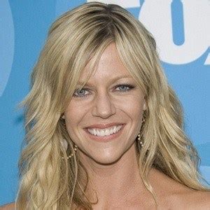 Kaitlin Olson - Bio, Facts, Family | Famous Birthdays