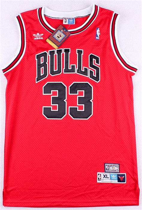 Scottie Pippen Signed Bulls Jersey (JSA COA) | Pristine Auction