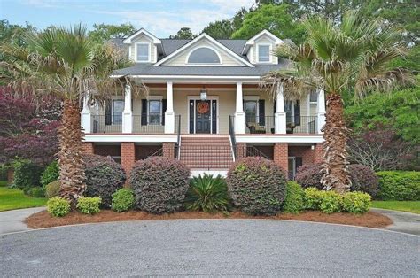 Summerville, SC Homes For Sale | Summerville, Real estate buyers, Real estate marketing tools