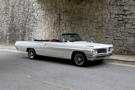 1962 Pontiac Bonneville | Motorcar Studio