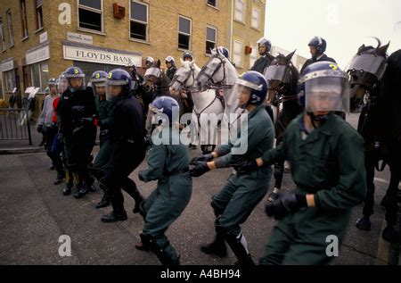 Police horse training at Metropolitan Police's Imber Court Mounted ...