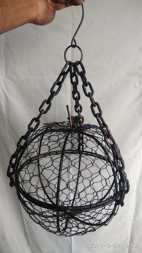 Iron Hanging Wire Basket at Rs 299/piece in Moradabad | ID: 19442846262