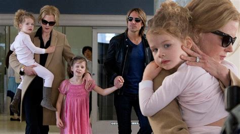 Somber Nicole Kidman Leans On Her Kids For Support After Returning To The U.S. After Father’s ...