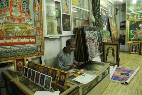 Nathdwara Paintings: Shrinathji Cult, Haveli Traditions and Bazaars ...