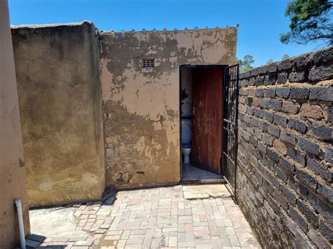 3 Bedroom House For Sale in Klipfontein View | RE/MAX™ of Southern Africa