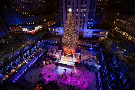 2021 Rockefeller Center Christmas tree lighting ceremony – New York ...