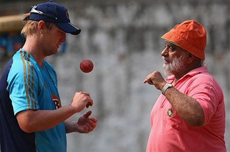 Bishan Bedi gives bowling tips to Cameron White | ESPNcricinfo.com