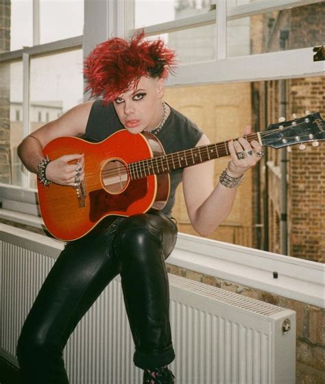 YUNGBLUD IG Guitar Post | Guitar, Music instruments, Dominic harrison