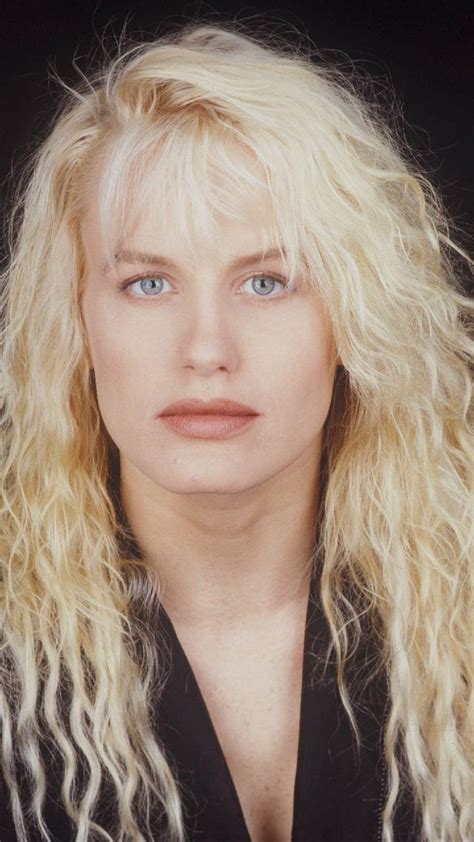 Download American Performer Daryl Hannah Wallpaper | Wallpapers.com