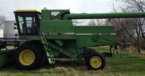 John Deere Combine Models: A Visual Guide | MachineFinder