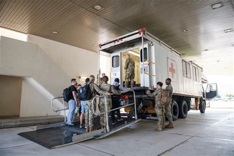 DVIDS - Images - 180FW Airmen Train at U.S. Naval Hospital Okinawa [Image 24 of 33]