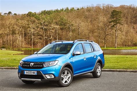 DACIA Logan MCV Stepway Specs & Photos - 2017, 2018, 2019, 2020, 2021 ...