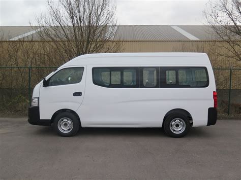 Nissan Urvan mini bus 15 places High roof Autoredo