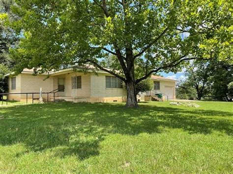 Oakwood, TX Real Estate - Oakwood Homes for Sale | realtor.com®