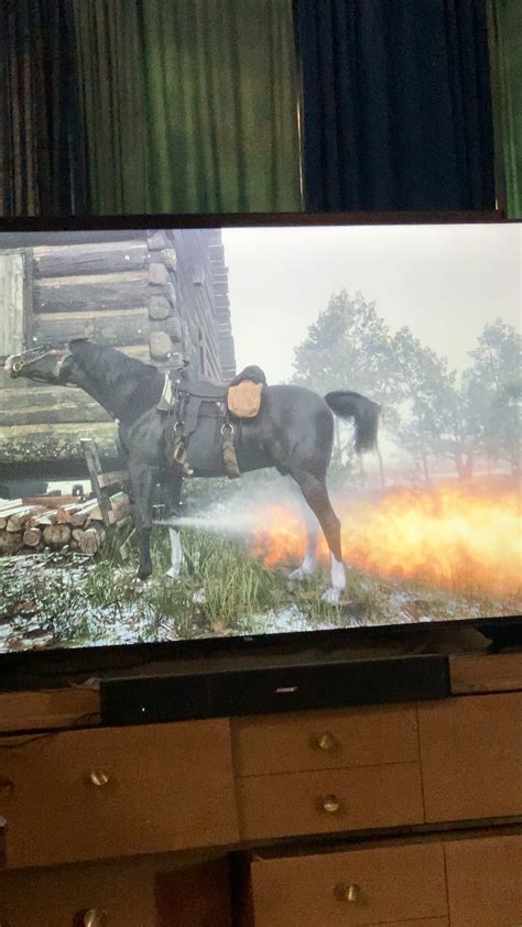 Is there any way to report these glitches? : r/reddeadredemption2