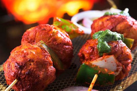 5 Best Places To Eat Tandoori Momos In Delhi | Curly Tales