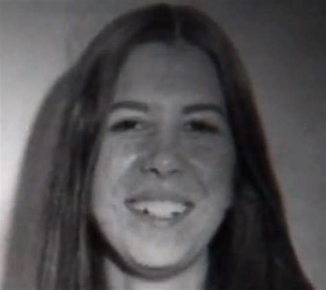 Police Uncover Woman’s Connection To 27-Year-Old Unsolved Clown Attack | LifeDaily