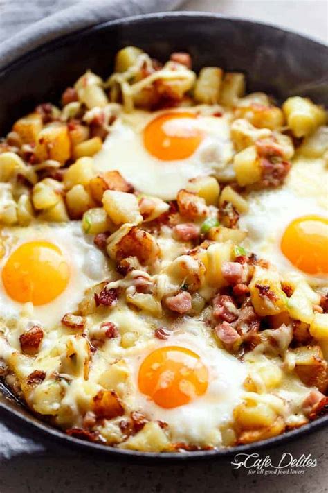 Cheesy Bacon And Egg Hash (Breakfast Skillet) - Cafe Delites